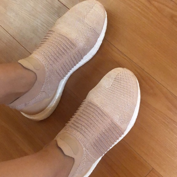 Adidas shoes - Picture 2 of 3